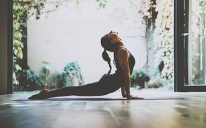 Cómo hacer yoga en casa